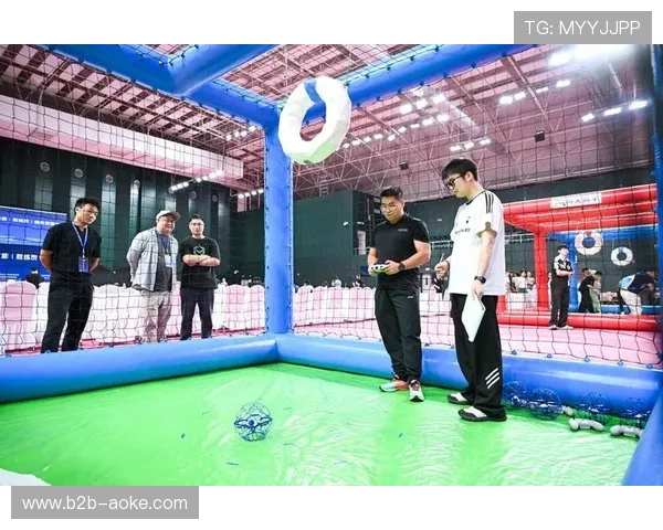 俱乐部社区教练基层教学，足球普及工作推进